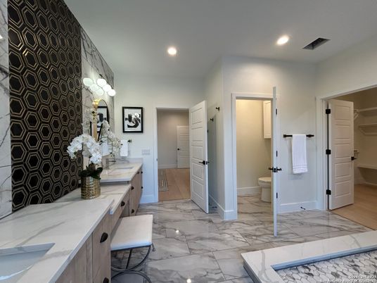 Bathroom, Interior, Marble, Recessed Lighting