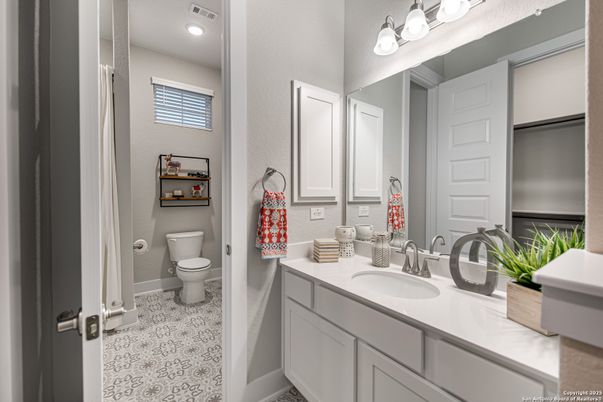 Bathroom, Dual Sink Vanities, Interior, Recessed Lighting