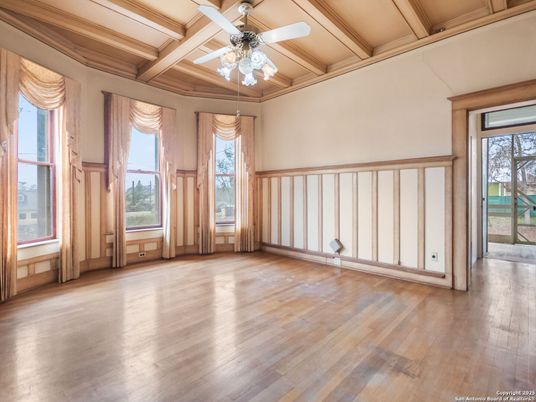 Empty room, Interior, Wooden Beams, Wooden Ceilings, Wood Texture Flooring