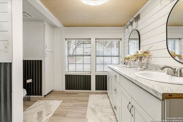 Bathroom, Dual Sink Vanities, Interior, Wood Texture Flooring