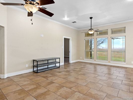 Empty room, Interior, Recessed Lighting
