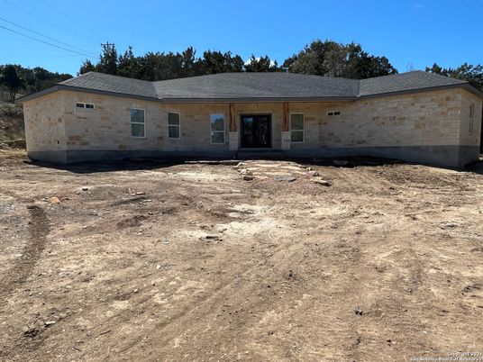 Backyard, Exterior, Facade, Ranch