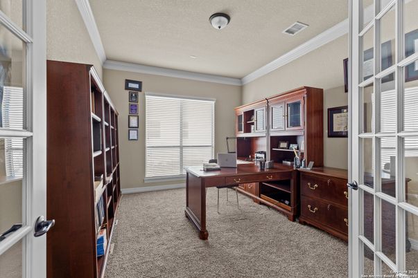 Home Office, Interior