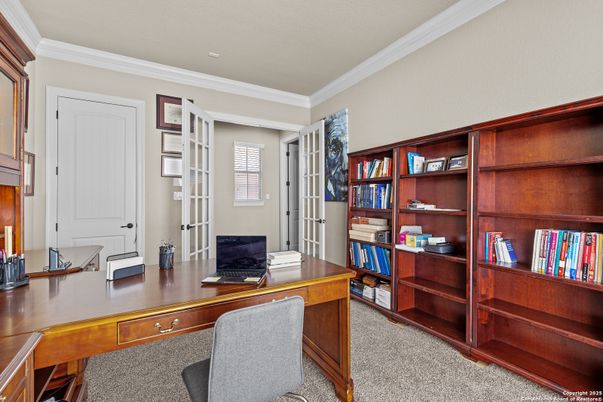 Home Office, Interior