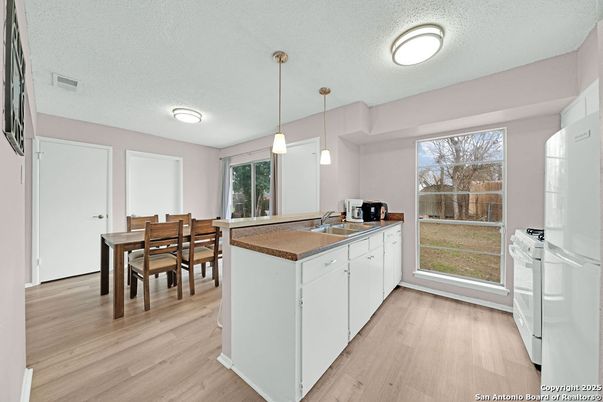 Dining room, Interior, Kitchen, Pendant Lights, Wood Texture Flooring