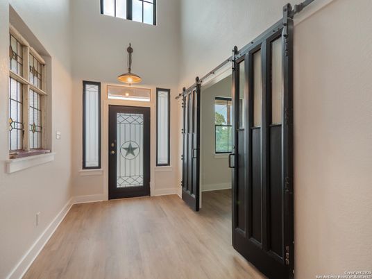 Interior, Pendant Lights, Wood Texture Flooring