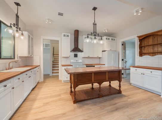 Interior, Kitchen, Pendant Lights, Wood Texture Flooring
