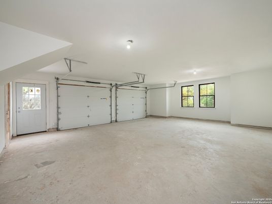 Garage, Interior