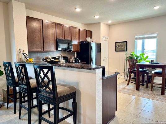 Dining room, Interior, Kitchen, Recessed Lighting