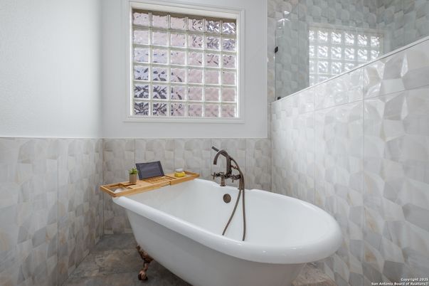 Bathroom, Free Standing Baths, Interior