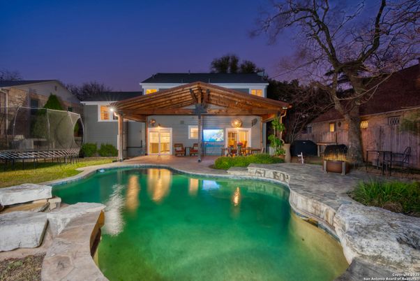 Exterior, Playground, Pool