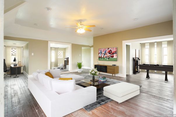 Billiard Table, Game Room, Interior, Living room, Recessed Lighting, Wood Texture Flooring