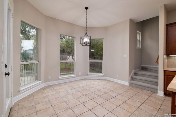 Empty room, Interior, Pendant Lights