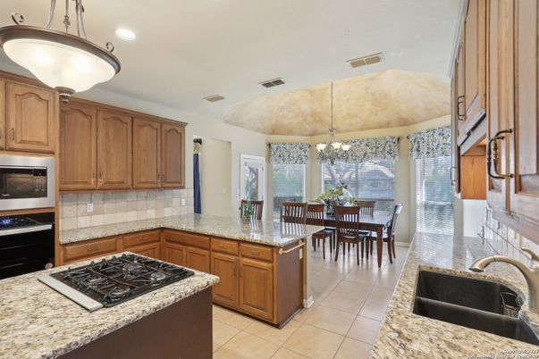 Chandelier, Dining room, Interior, Kitchen, Recessed Lighting