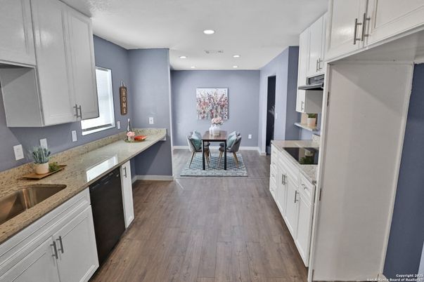 Dining room, Interior, Kitchen, Recessed Lighting, Wood Texture Flooring