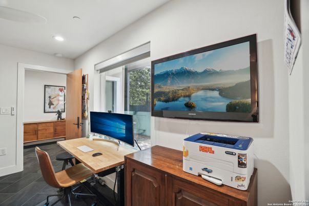 Home Office, Interior, Recessed Lighting, Wood Texture Flooring