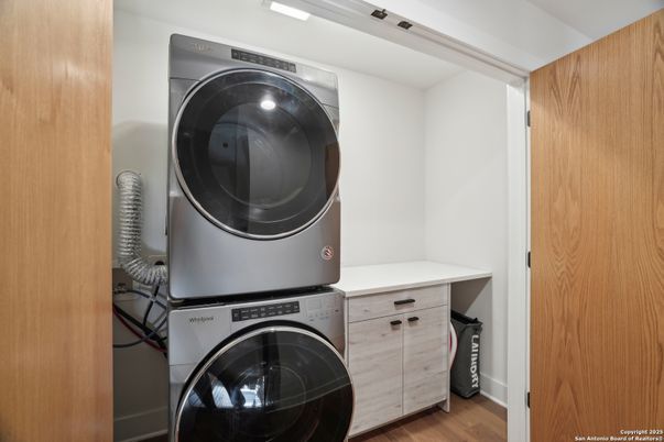 Interior, Utility Closets, Washer, Wood Texture Flooring