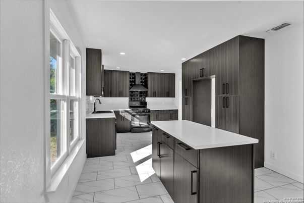 Interior, Kitchen, Marble, Recessed Lighting