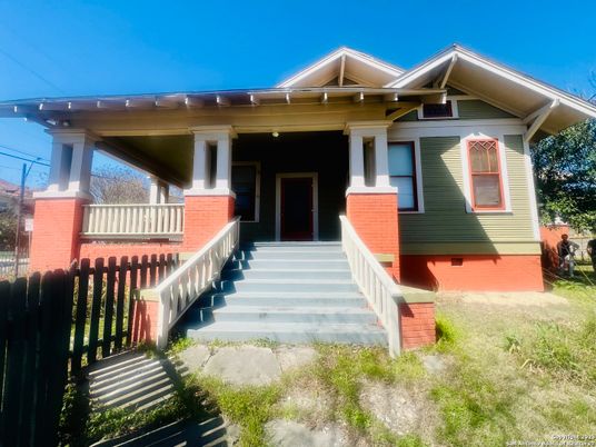 Exterior, Facade, American Craftsman