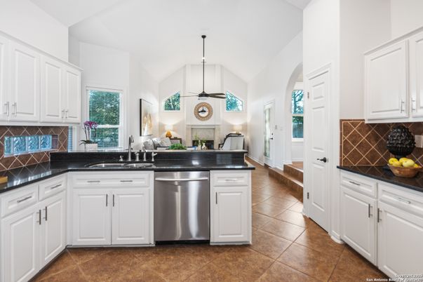 Interior, Kitchen, Pendant Lights, Stainless Steel Appliances
