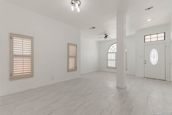 Empty room, Interior, Marble, Recessed Lighting