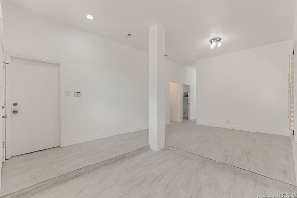 Empty room, Interior, Marble, Recessed Lighting