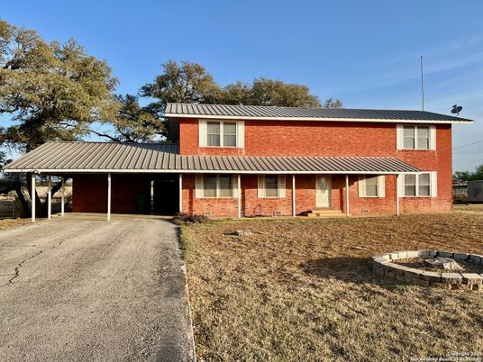 Exterior, Facade, Brick Facade, Ranch