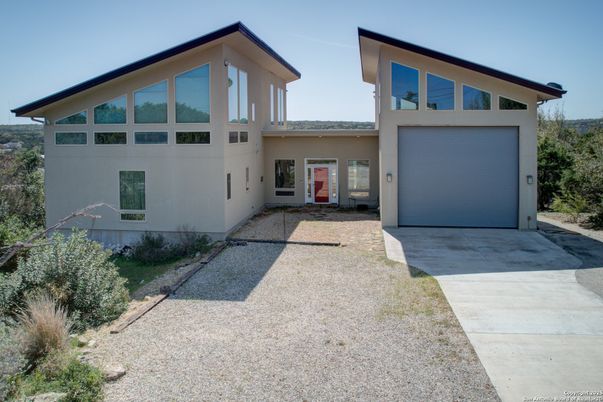 Attached, Exterior, Facade, Modern