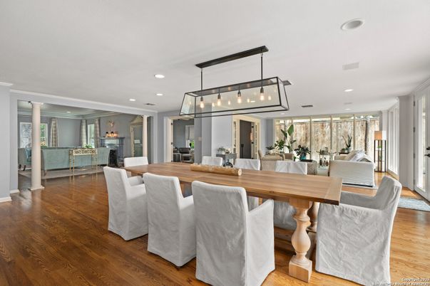 Dining room, Interior, Living room, Pendant Lights, Recessed Lighting, Wood Texture Flooring