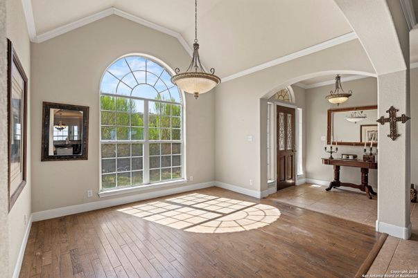Interior, Pendant Lights, Wood Texture Flooring