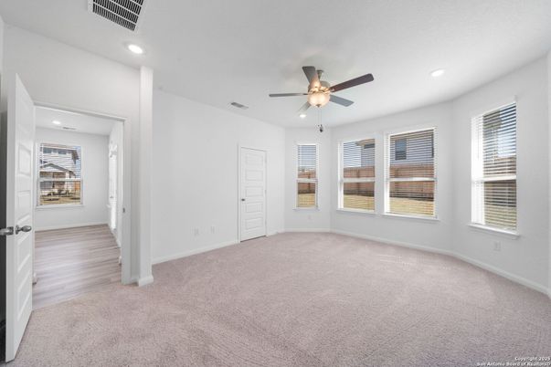 Empty room, Interior, Recessed Lighting