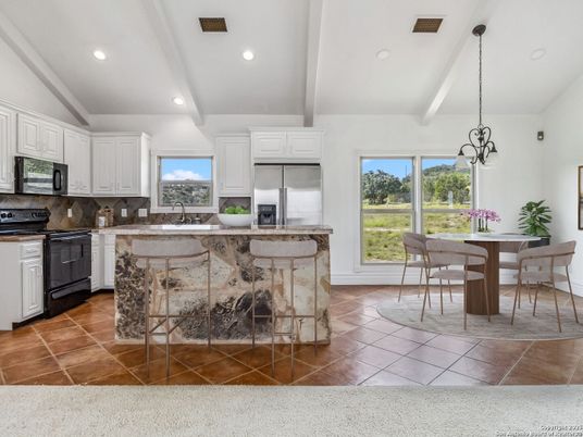 Dining room, Interior, Kitchen, Pendant Lights, Recessed Lighting, Stainless Steel Appliances