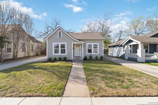 Backyard, Exterior, Facade, Ranch