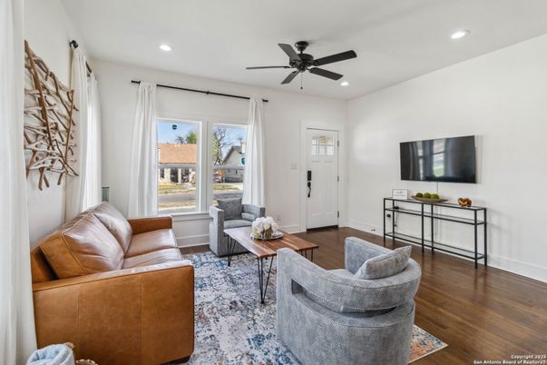 Interior, Living room, Recessed Lighting, Wood Texture Flooring