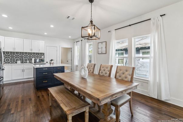 Dining room, Interior, Kitchen, Pendant Lights, Recessed Lighting, Wood Texture Flooring