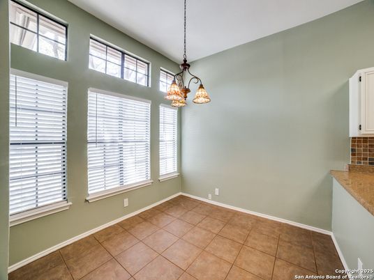 Chandelier, Empty room, Interior, Pendant Lights