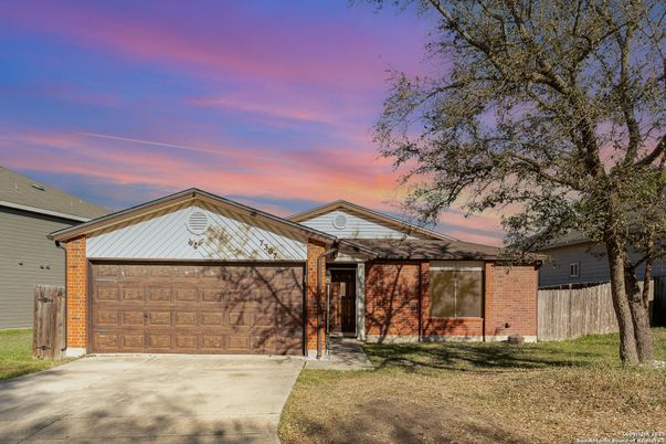 Attached, Exterior, Facade, Brick Facade, Ranch