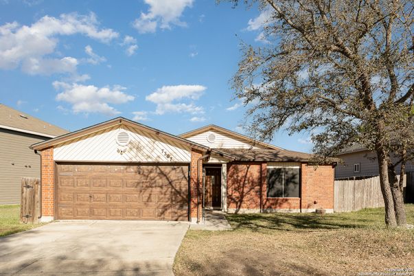 Attached, Exterior, Facade, Brick Facade, Ranch
