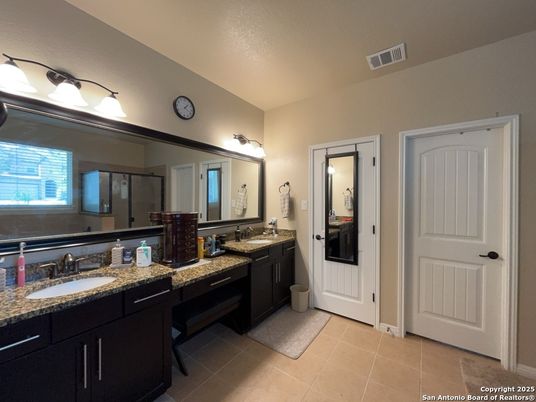 Bathroom, Dual Sink Vanities, Interior