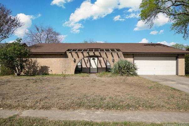 Attached, Exterior, Facade, Brick Facade, Ranch