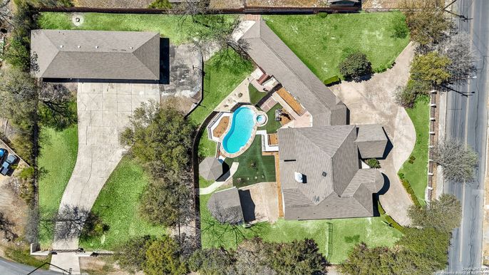 Exterior, Drone