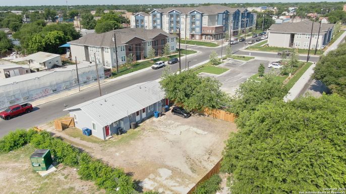 Exterior, Drone