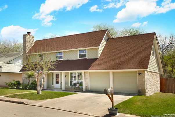 Attached, Exterior, Facade, Cape Cod