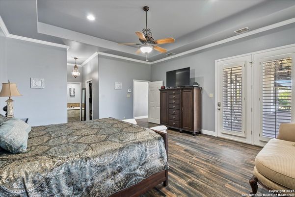 Bedroom, Interior, Pendant Lights, Recessed Lighting, Wood Texture Flooring