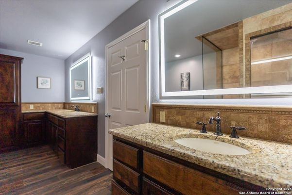 Bathroom, Interior, Recessed Lighting, Wood Texture Flooring