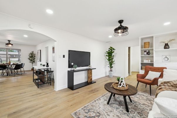 Dining room, Interior, Living room, Recessed Lighting, Wood Texture Flooring
