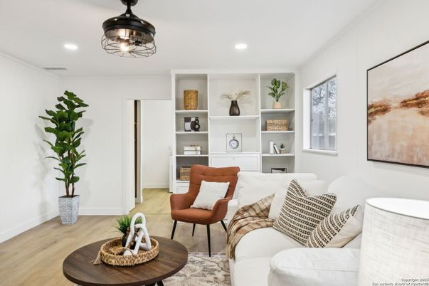 Interior, Living room, Recessed Lighting, Wood Texture Flooring
