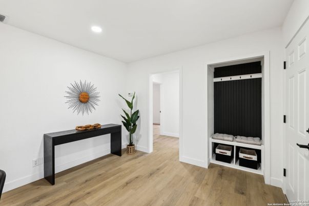 Interior, Recessed Lighting, Wood Texture Flooring