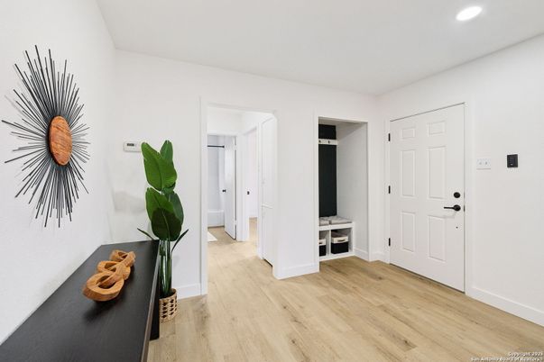 Interior, Recessed Lighting, Wood Texture Flooring