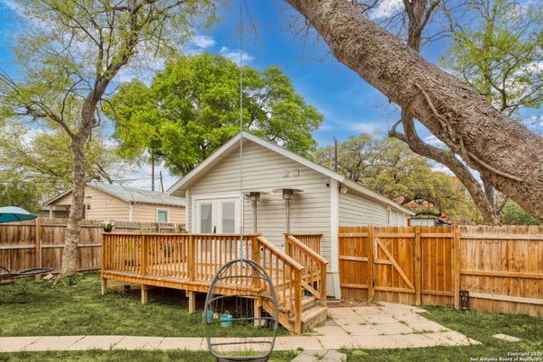 Backyard, Exterior